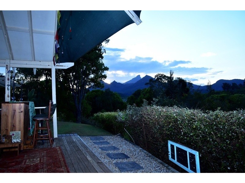 42 Meadow Place, Uki NSW 2484