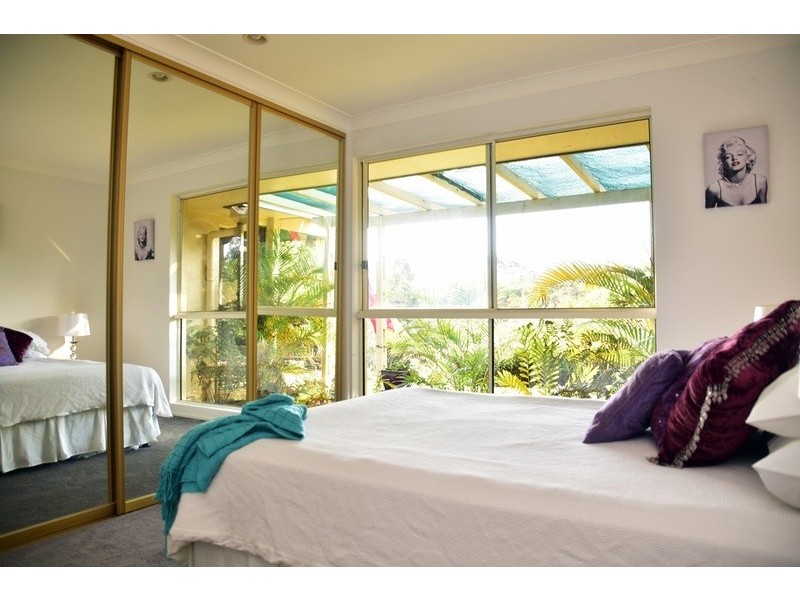 42 Meadow Place, Uki NSW 2484