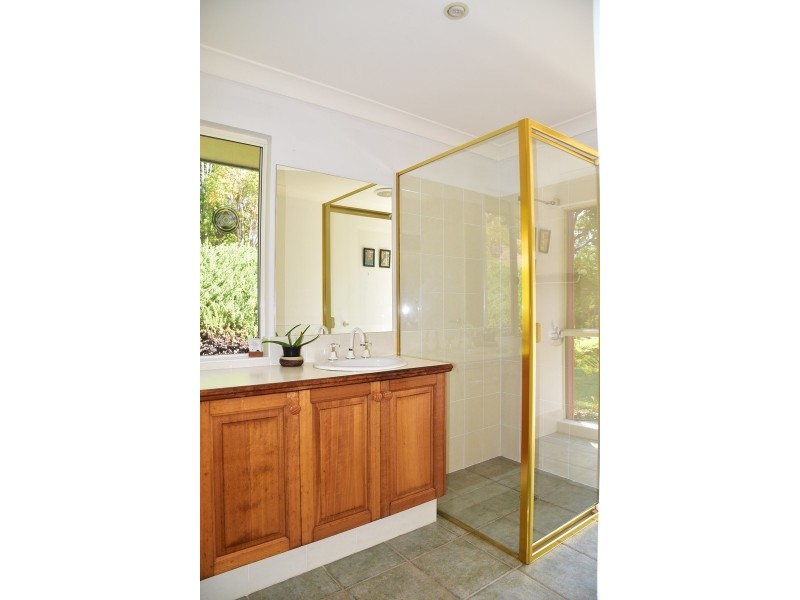 42 Meadow Place, Uki NSW 2484