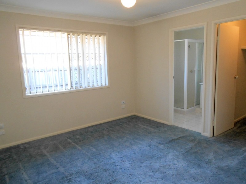 12 Glengarry Close, Highland Park QLD 4211