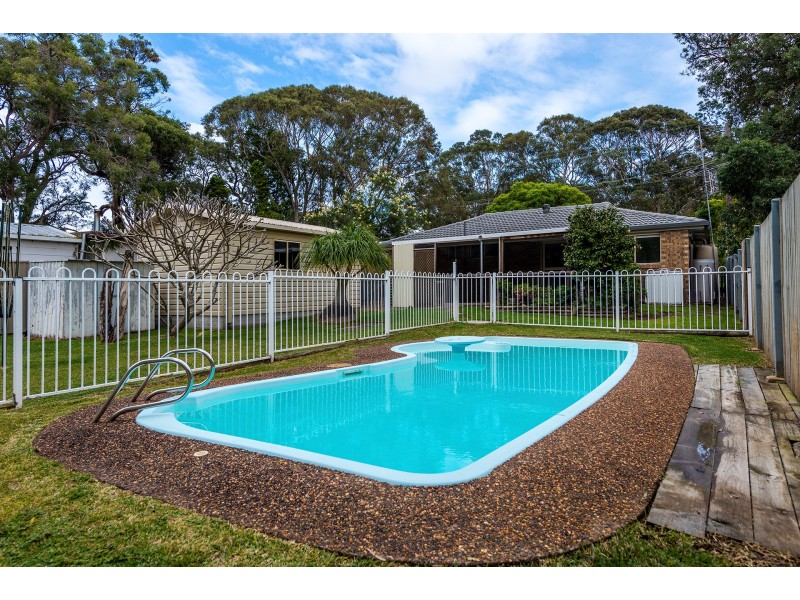 2 Elsinore Avenue, Chain Valley Bay NSW 2259