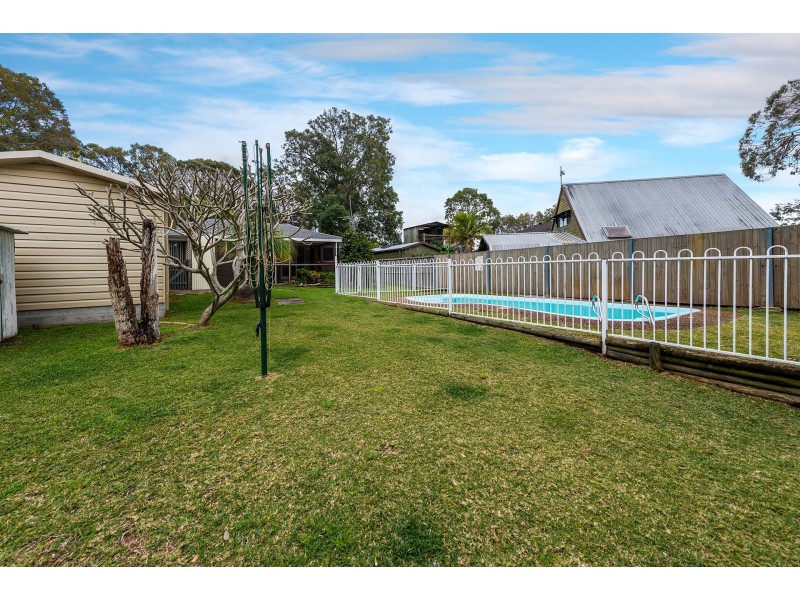 2 Elsinore Avenue, Chain Valley Bay NSW 2259