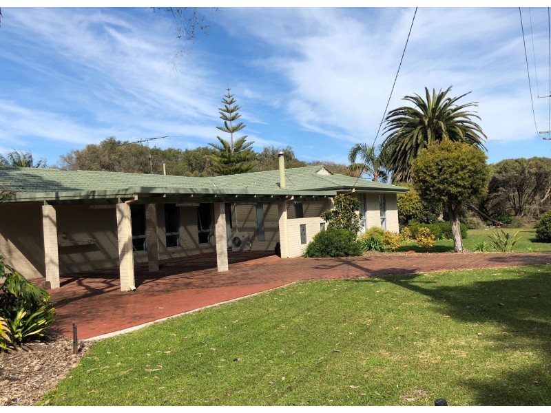 4 Wilson Avenue, Quindalup WA 6281