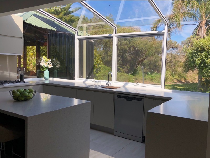 4 Wilson Avenue, Quindalup WA 6281