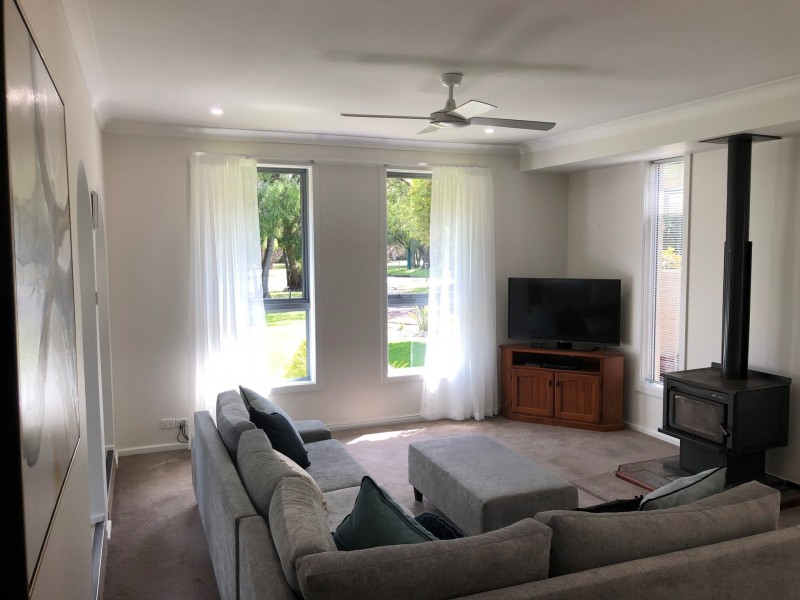 4 Wilson Avenue, Quindalup WA 6281