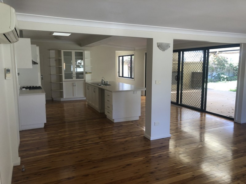 131 Fifth Ave, Narromine NSW 2821