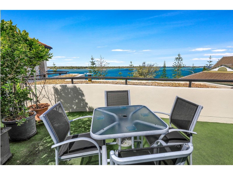 27/452 Marine Parade, Biggera Waters QLD 4216