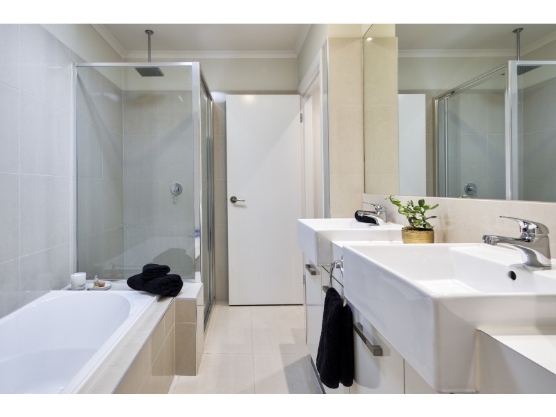 2/3 Kingsclere Street, Vermont VIC 3133