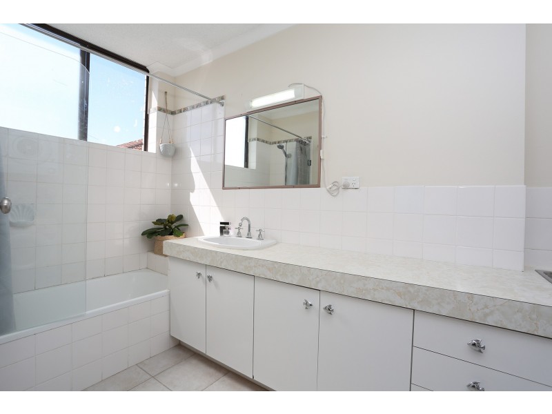 9/12 Joffre Street, Coorparoo QLD 4151