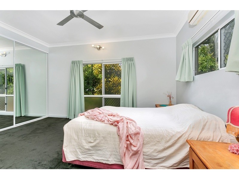 6 Willandra Court, Caravonica QLD 4878