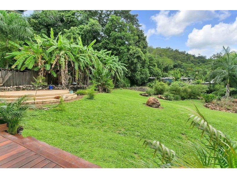 6 Willandra Court, Caravonica QLD 4878