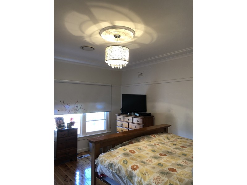 12 Hume Street, Parkes NSW 2870