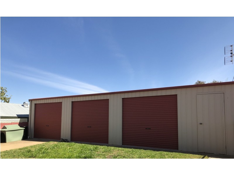12 Hume Street, Parkes NSW 2870