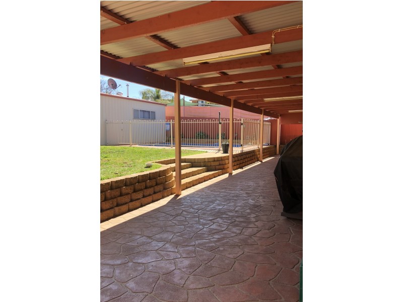 12 Hume Street, Parkes NSW 2870