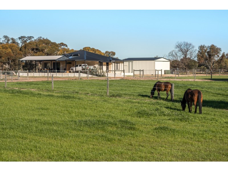 5499 Great Southern Hwy, York WA 6302