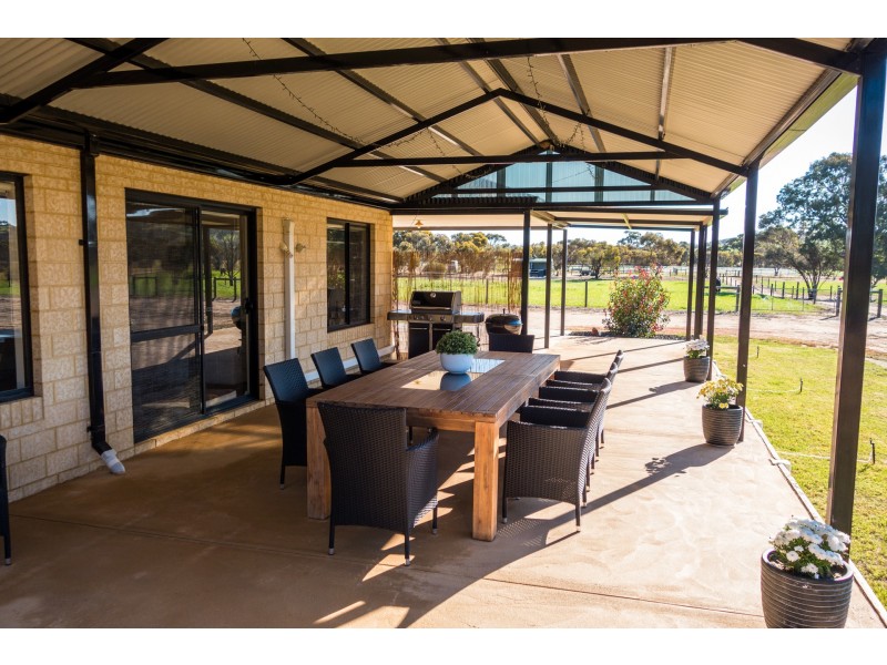 5499 Great Southern Hwy, York WA 6302