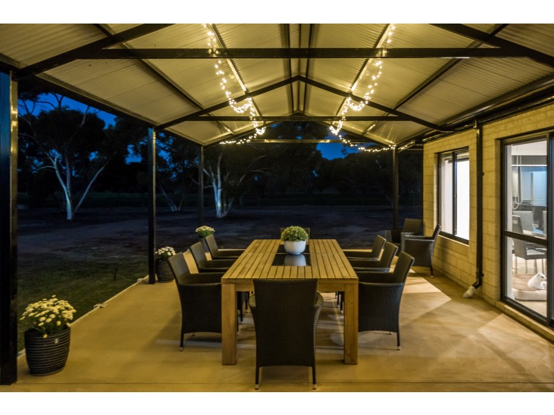 5499 Great Southern Hwy, York WA 6302