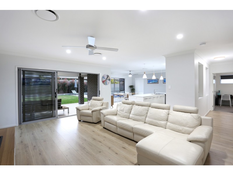 14 Kensington Place, Maudsland QLD 4210