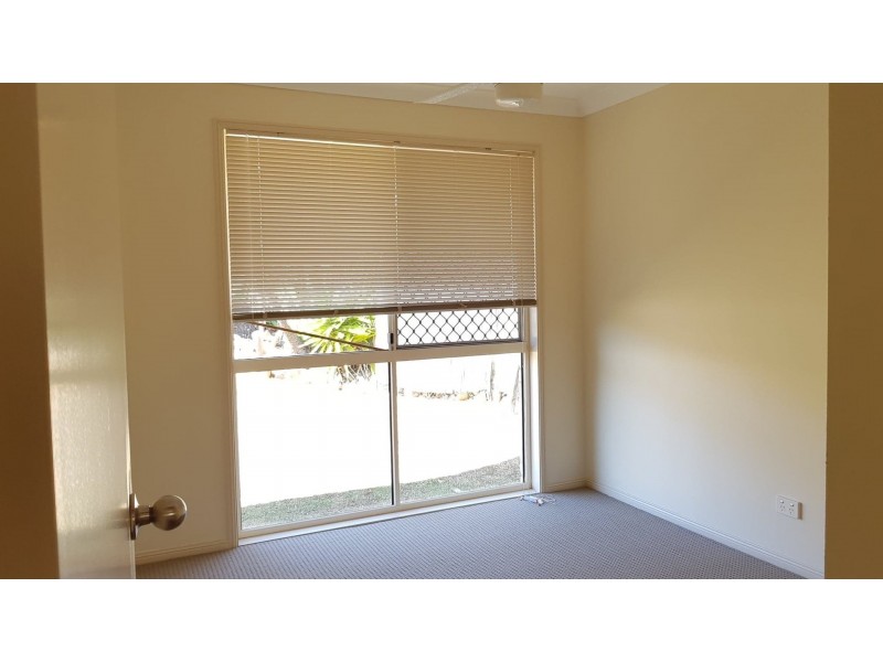 1/27 Kathleen Place, Yamanto QLD 4305