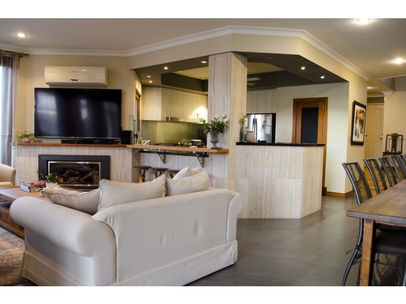 5 Bluewater Retreat, Wannanup WA 6210