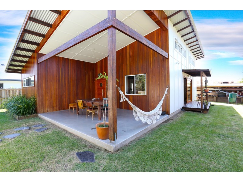 6 Nojoor Road, Mudjimba QLD 4564