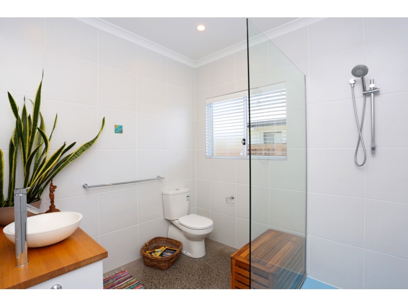 6 Nojoor Road, Mudjimba QLD 4564