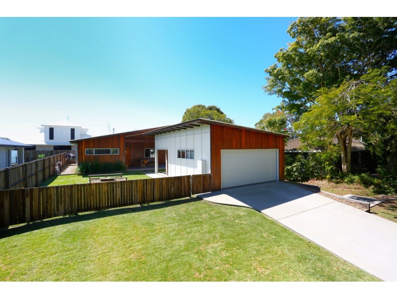 6 Nojoor Road, Mudjimba QLD 4564