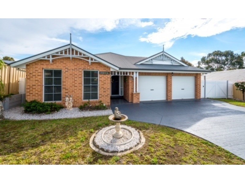 54 Kardella Avenue, Nowra NSW 2541