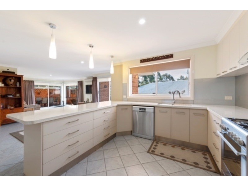 54 Kardella Avenue, Nowra NSW 2541