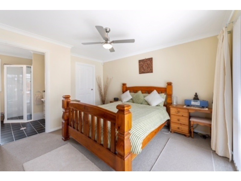 54 Kardella Avenue, Nowra NSW 2541