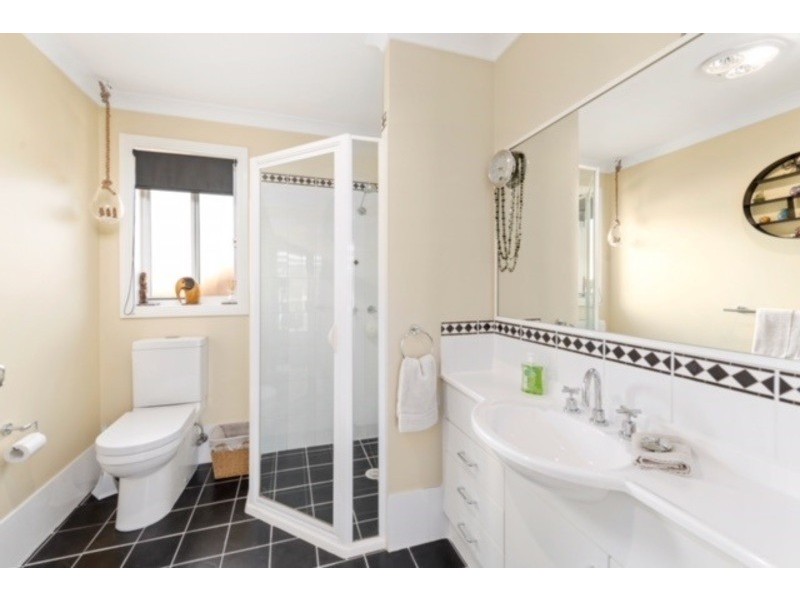 54 Kardella Avenue, Nowra NSW 2541