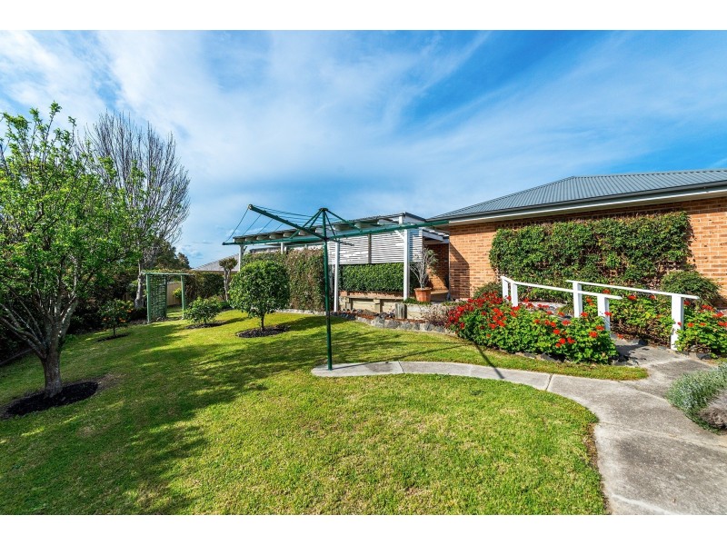 54 Kardella Avenue, Nowra NSW 2541