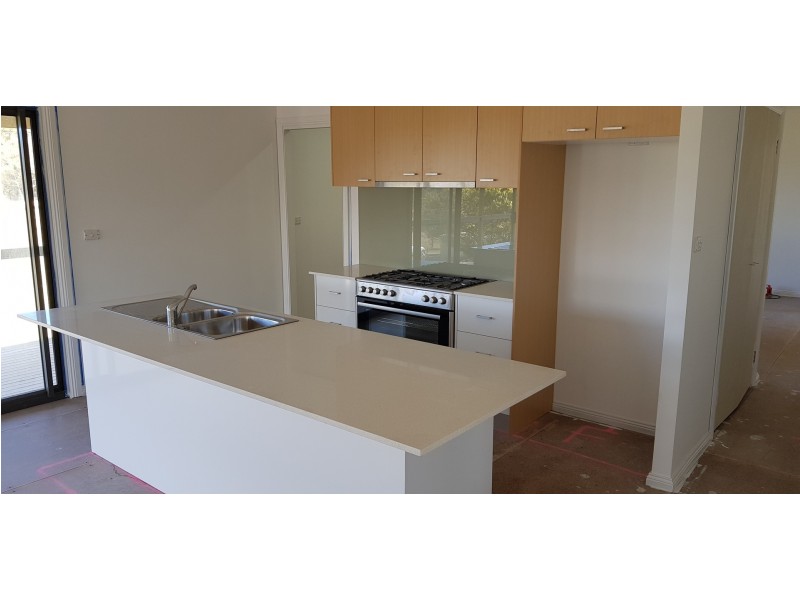 8 Peters Street, Majors Creek NSW 2622