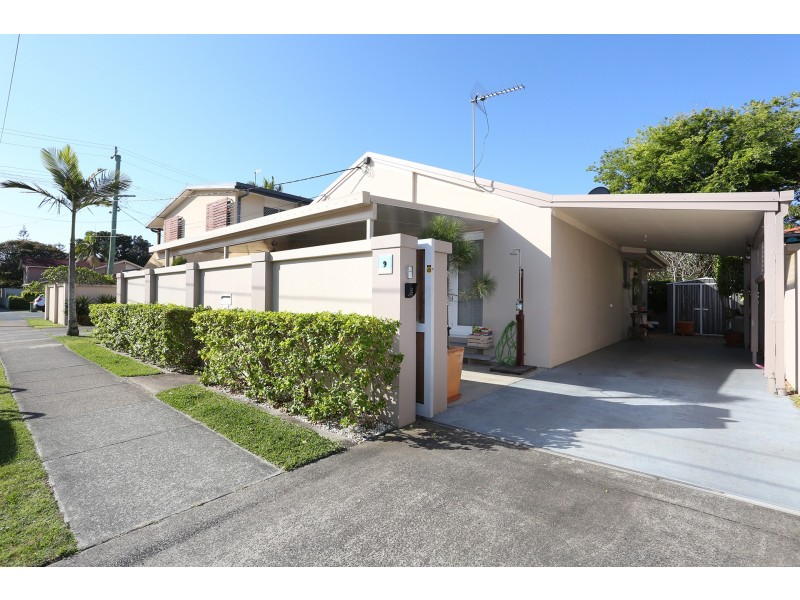 9 Tarni Avenue, Palm Beach QLD 4221