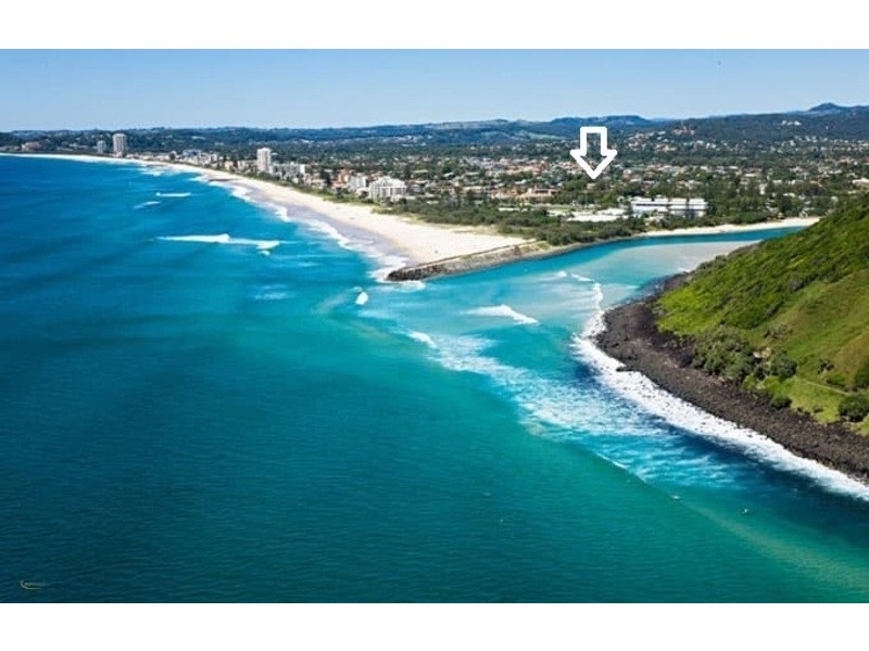 9 Tarni Avenue, Palm Beach QLD 4221