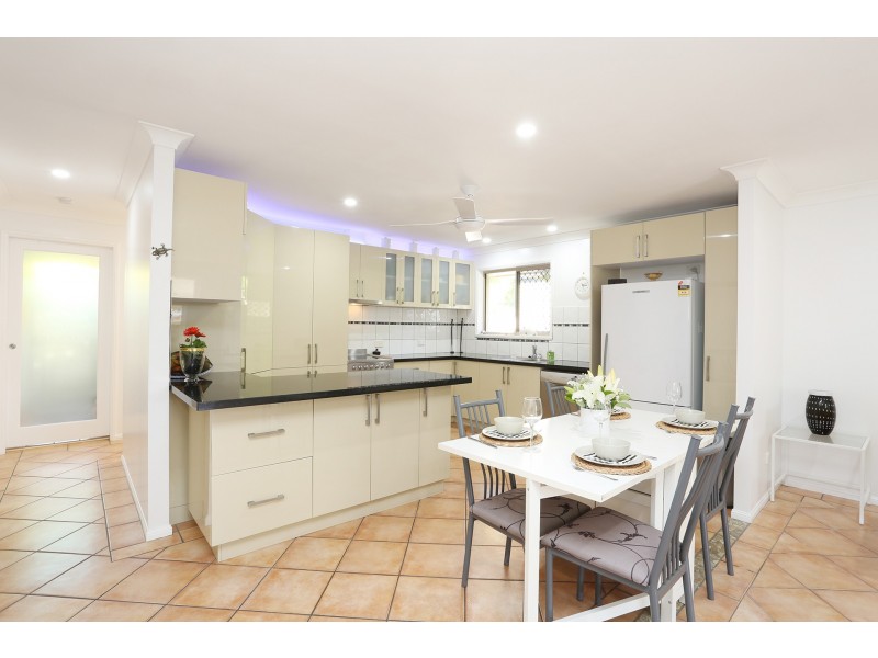 9 Tarni Avenue, Palm Beach QLD 4221