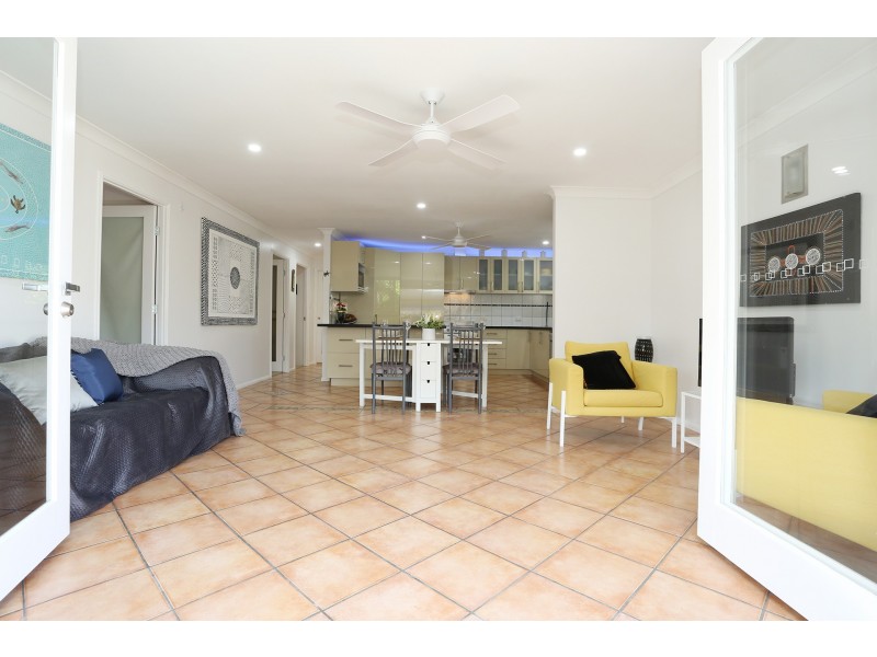 9 Tarni Avenue, Palm Beach QLD 4221