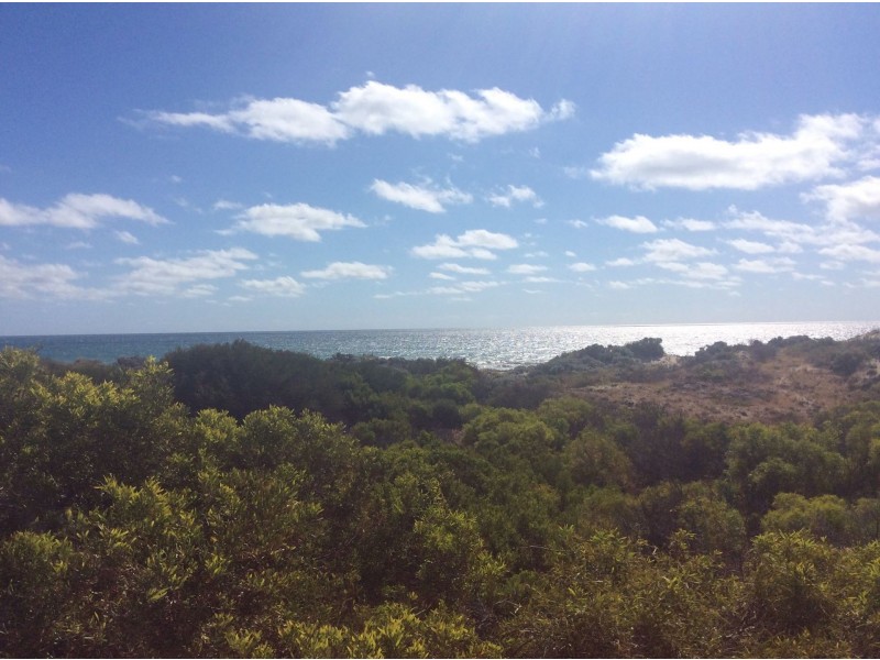 31 Wooleen Street, Golden Bay WA 6174