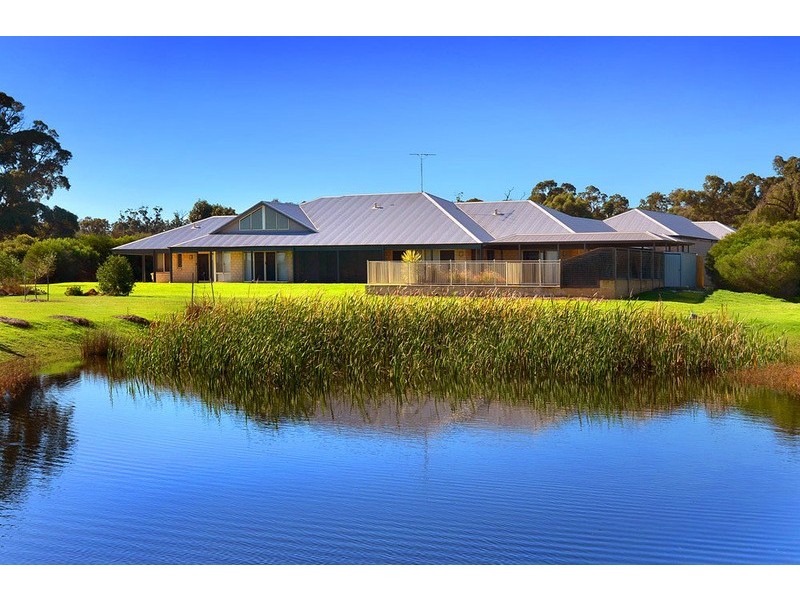 572 Cathedral Avenue, Parkfield WA 6233