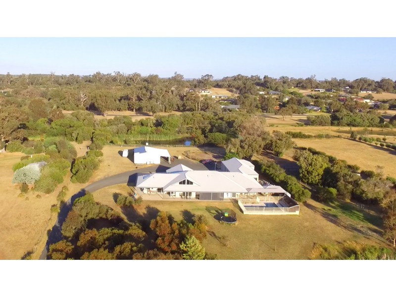 572 Cathedral Avenue, Parkfield WA 6233