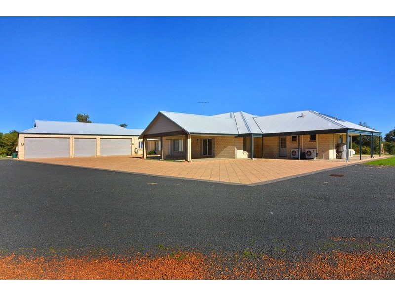 572 Cathedral Avenue, Parkfield WA 6233