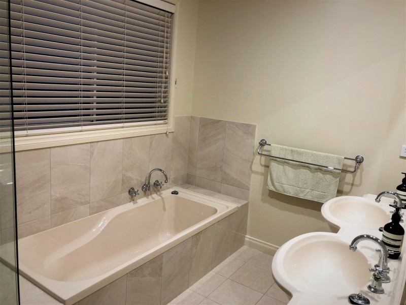 14 Belltower Avenue, Alfredton VIC 3350