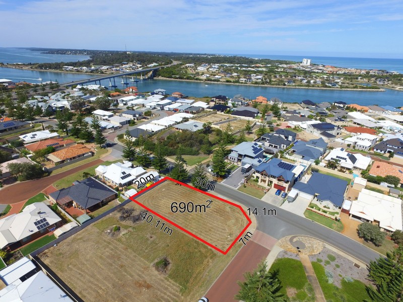 16 Princeton Drive, Wannanup WA 6210