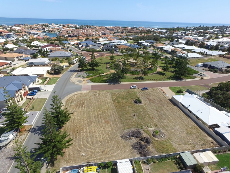 16 Princeton Drive, Wannanup WA 6210