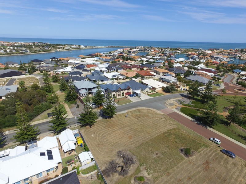 16 Princeton Drive, Wannanup WA 6210