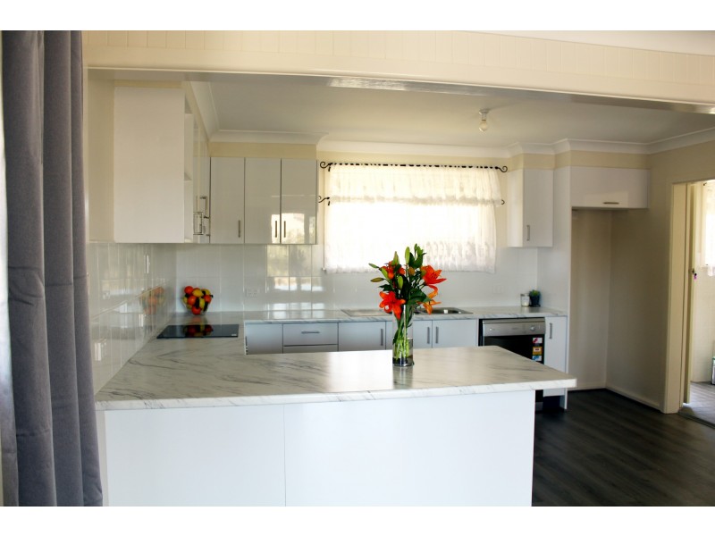 9 Argoon Street, Cowra NSW 2794