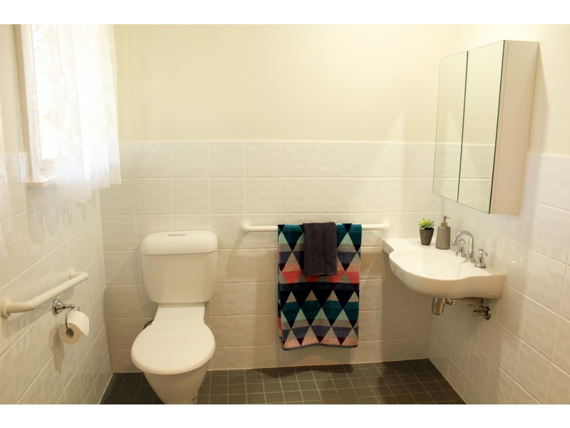 9 Argoon Street, Cowra NSW 2794