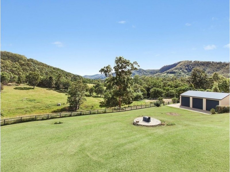 135 Gladrose Crescent, Wongawallan QLD 4210