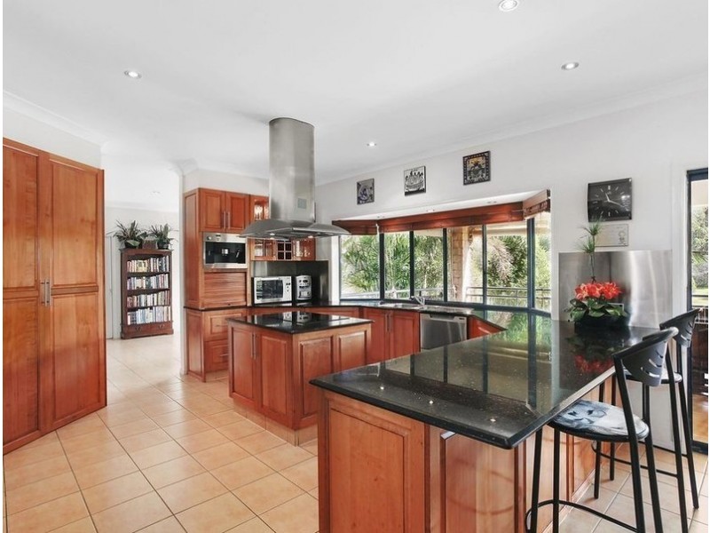 135 Gladrose Crescent, Wongawallan QLD 4210