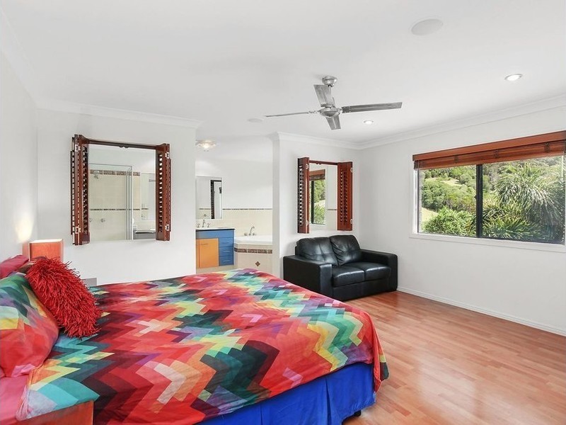 135 Gladrose Crescent, Wongawallan QLD 4210